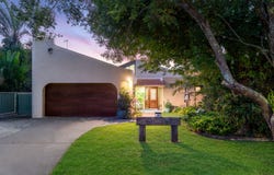 19 Earl Parade, Manly, Qld 4179