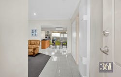 2/4  Albert Place, Hoppers Crossing, Vic 3029