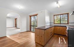 1/1 Charolais Court, Belmont, Vic 3216
