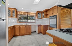 16 Munro Close, Hampton Park, Vic 3976