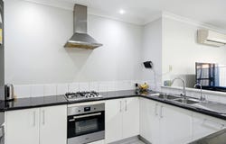 3/8 Toledo Close, Cannington, WA 6107