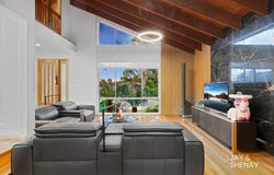18 George Bass Avenue, Endeavour Hills, Vic 3802
