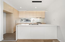304/8 Berkeley Street, Doncaster, Vic 3108