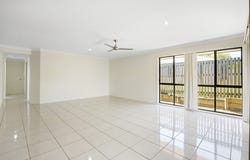 7/8 Greenwood Drive, Glenella, Qld 4740