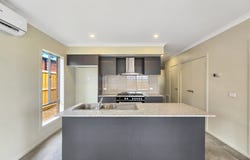 6 Mollyan Avenue, Charlemont, Vic 3217