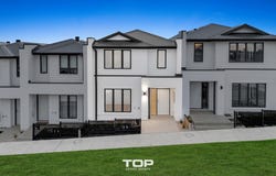 4 Bondi Walk, Berwick, Vic 3806