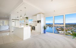113/8 Admiralty Drive, Paradise Waters, Qld 4217