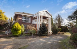 16 Airlie Road, Healesville, Vic 3777