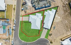 1 & 2/1 Sykes Place, Hidden Valley, Qld 4703