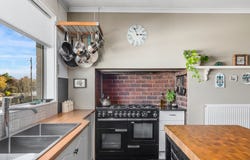 82 East Street, Woodend, Vic 3442