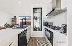 2/108 Messmate Street, Lalor, Vic 3075