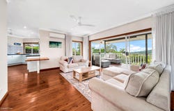 33 Eugenia Crescent, Redlynch, Qld 4870