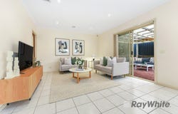 24 Erica Close, Endeavour Hills, Vic 3802