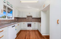7 Bernard Street, Berserker, Qld 4701