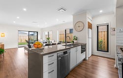 12 Tranquility Crescent, Armstrong Creek, Vic 3217