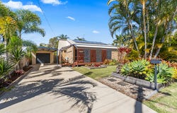 118 Limpus Street, Urangan, Qld 4655