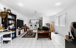 1/85 Ibis Boulevard, Eli Waters, Qld 4655