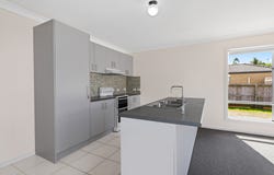 18 Bond Drive, Southside, Qld 4570