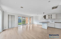 2/28 Elizabeth Street, St Albans, Vic 3021