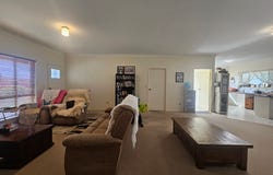 2 Matthew court, Crows Nest, Qld 4355
