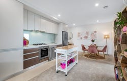 302/1088 Stud Road, Rowville, Vic 3178