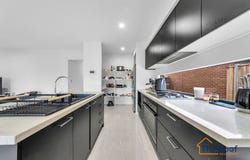 13 Languid Street, Armstrong Creek, Vic 3217