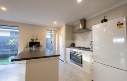 8 Butterleaf Avenue, Yanchep, WA 6035