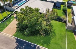 14 Donostia Crescent, Bushland Beach, Qld 4818