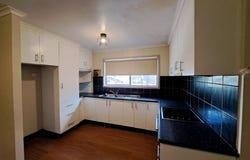 5 Acacia Place, West Albury, NSW 2640