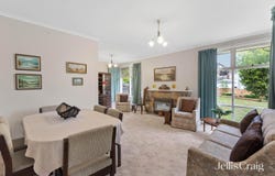 9 Lynden Grove, Mount Waverley, Vic 3149