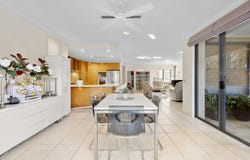 2011/1 The Vistas Drive, Carrara, Qld 4211