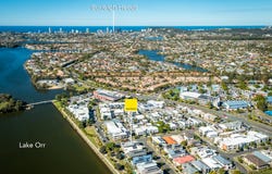 25 South Bay Drive, Varsity Lakes, Qld 4227