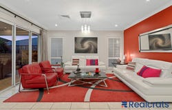 15 Colebrook Crescent, Doolandella, Qld 4077