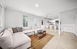 1/7 Vona Place, Labrador, Qld 4215