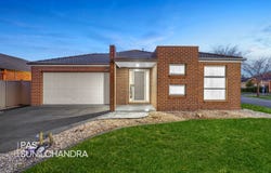15 Tyndall Street, Cranbourne East, Vic 3977