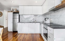 8/4 Small Street, Hampton, Vic 3188