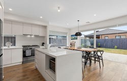65 Robinson Street, Armstrong Creek, Vic 3217