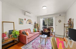 2/18 Bakewell Street, Herne Hill, Vic 3218