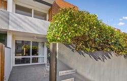 2/10 Auburn Grove, Hawthorn East, Vic 3123