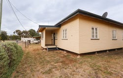 6 Perry Street, Yuleba, Qld 4427