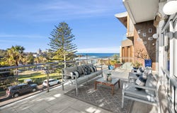 61 Undercliff Road, Freshwater, NSW 2096