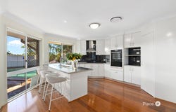 11 Dewberry Close, Eight Mile Plains, Qld 4113