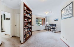 15 Waterlily Drive, Stratton, WA 6056