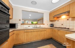 6 Dorgan Court, Endeavour Hills, Vic 3802