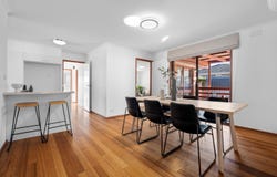 13 Lewis Close, Mill Park, Vic 3082