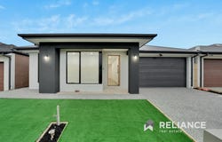 4 Lynton Street, Melton South, Vic 3338