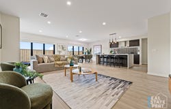 16 Heifer Avenue, Clyde North, Vic 3978