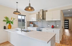 2/7 Avoca Court, Mansfield, Vic 3722