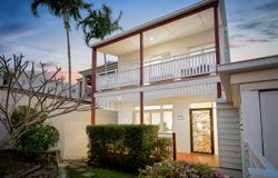 33 Kneale Street, Holland Park West, Qld 4121