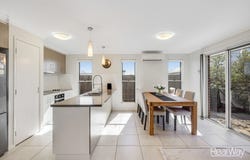 2/510 Greenwattle Street, Wilsonton, Qld 4350